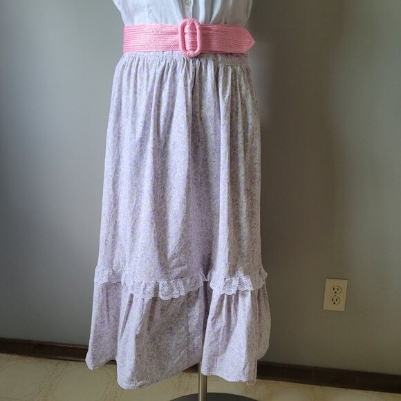 Handmade floral prarie skirt with lace trim - Picture 12 of 12